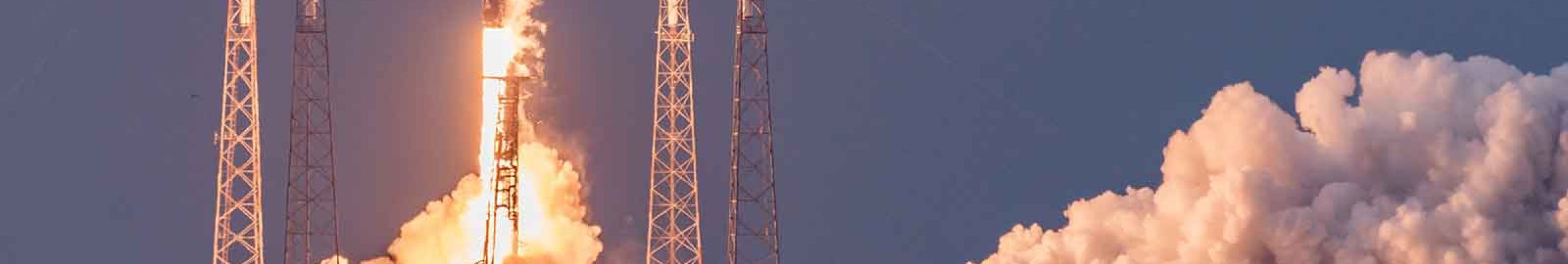 DRAKE-Plastics-航天器-工业-13a-spaceX-猎鹰-9-1-横幅